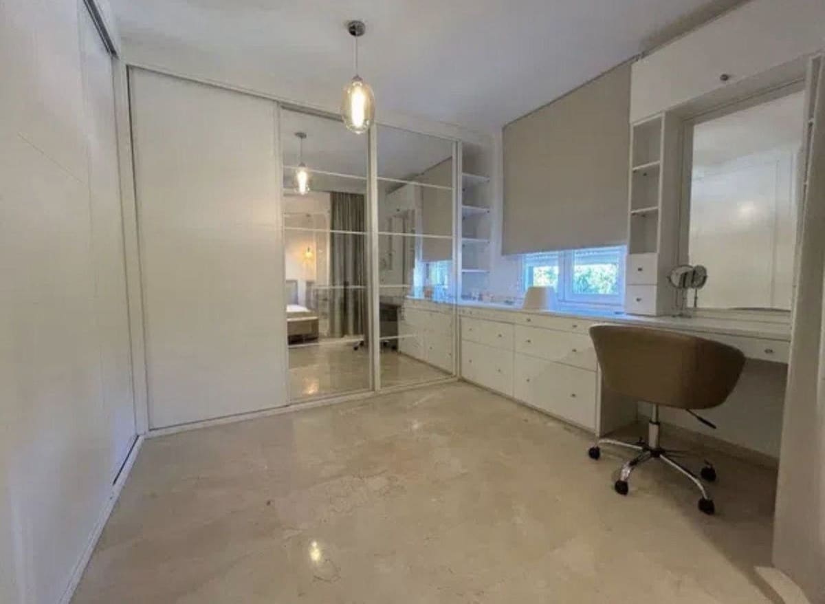 4 bedroom Townhouse for rent in Marbella with pool garage - € 4,000 (Ref: 9733335)