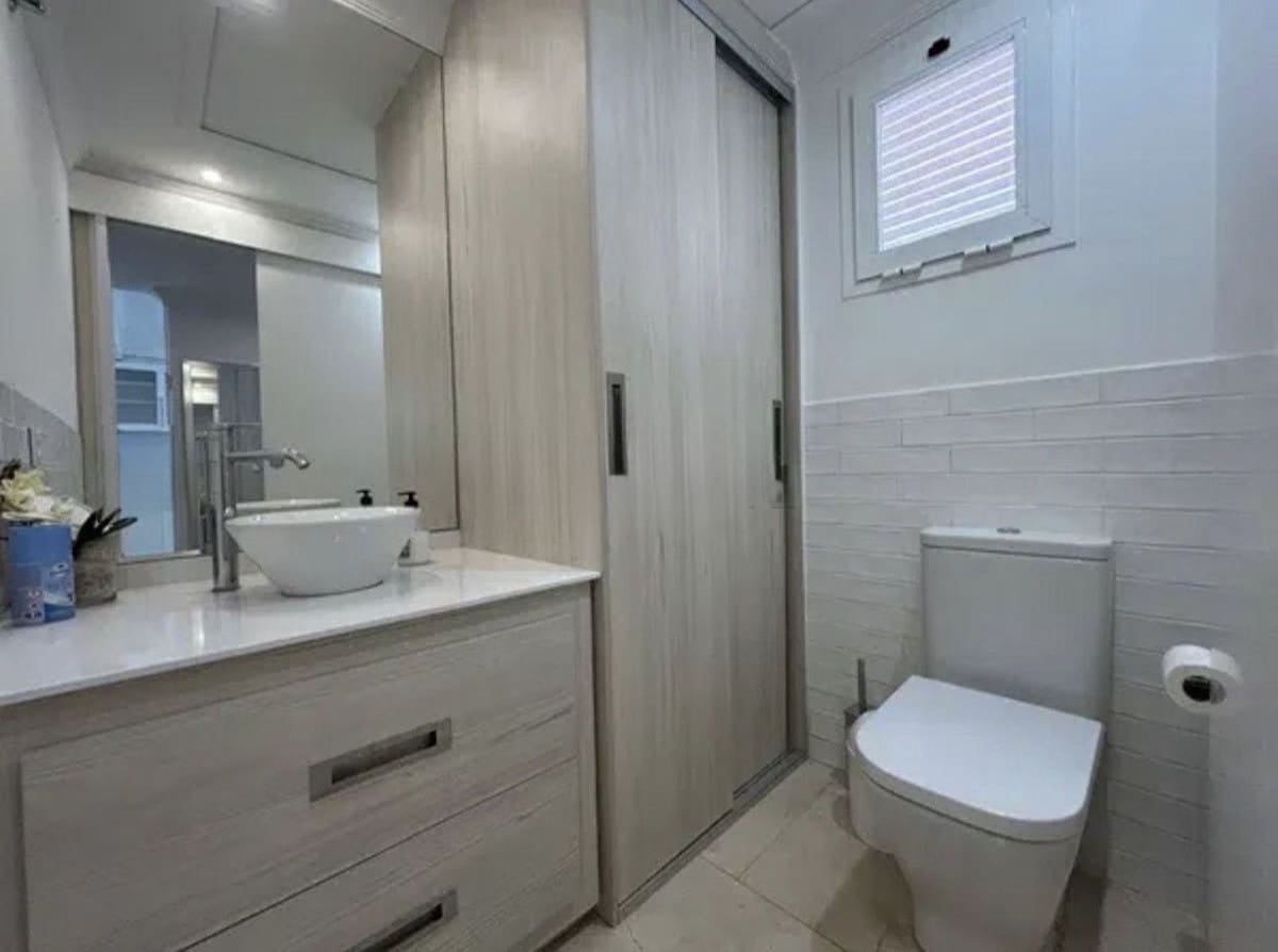 4 bedroom Townhouse for rent in Marbella with pool garage - € 4,000 (Ref: 9733335)