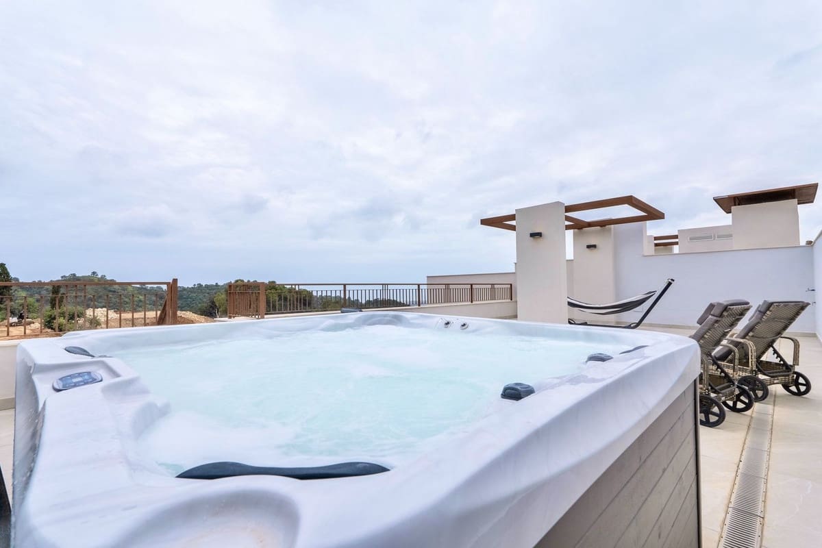 3 bedroom Apartment for rent in Cerro del Aguila with pool garage - € 3,900 (Ref: 9733336)