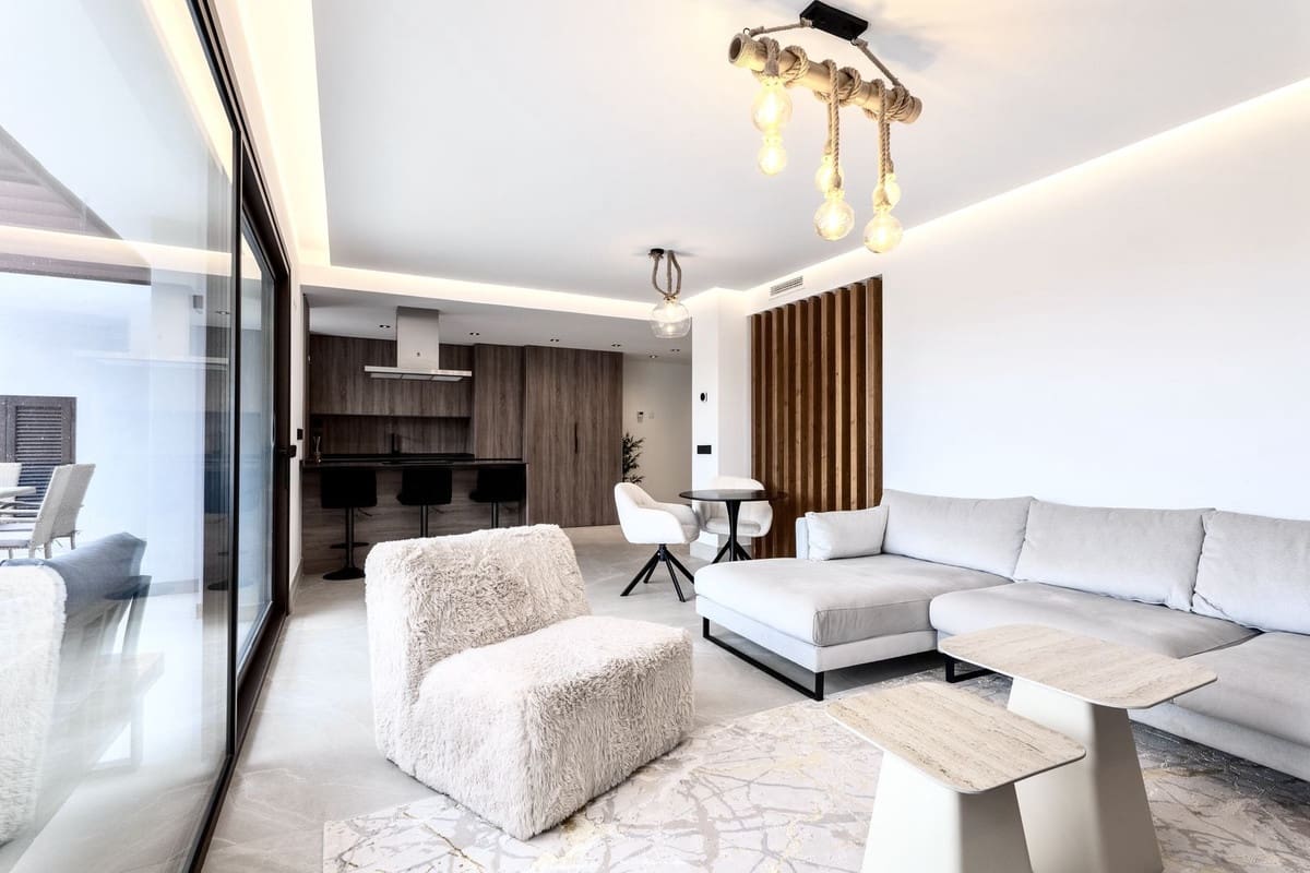 3 bedroom Apartment for rent in Cerro del Aguila with pool garage - € 3,900 (Ref: 9733336)