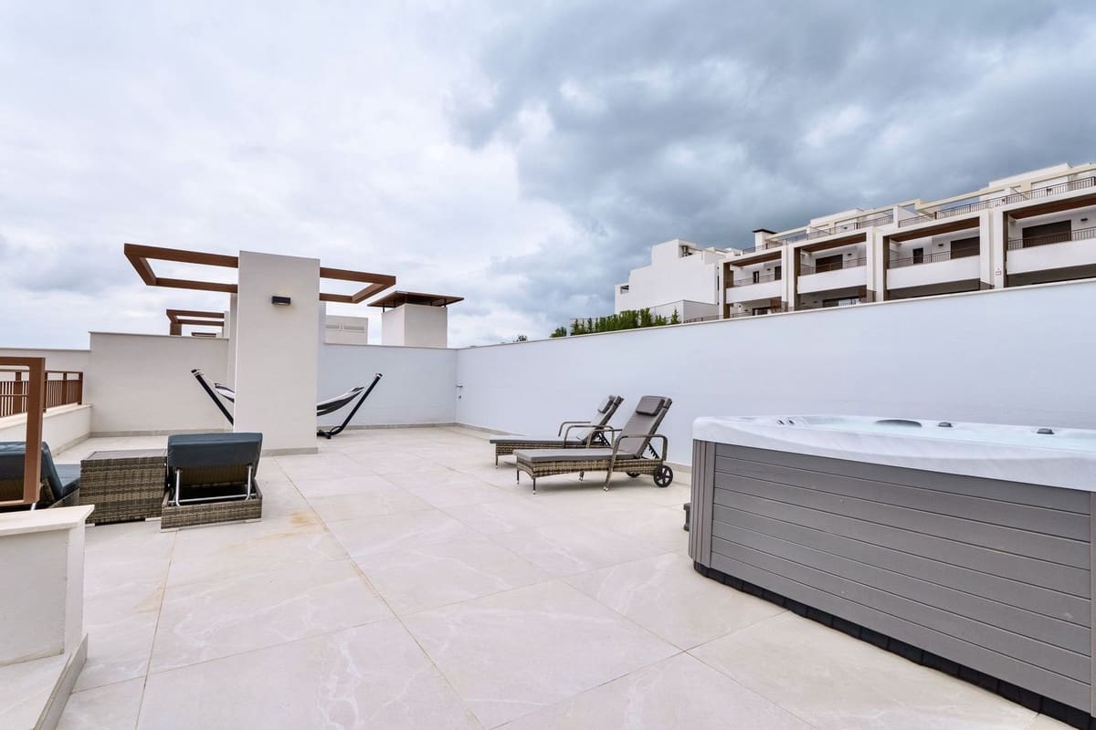 3 bedroom Apartment for rent in Cerro del Aguila with pool garage - € 3,900 (Ref: 9733336)