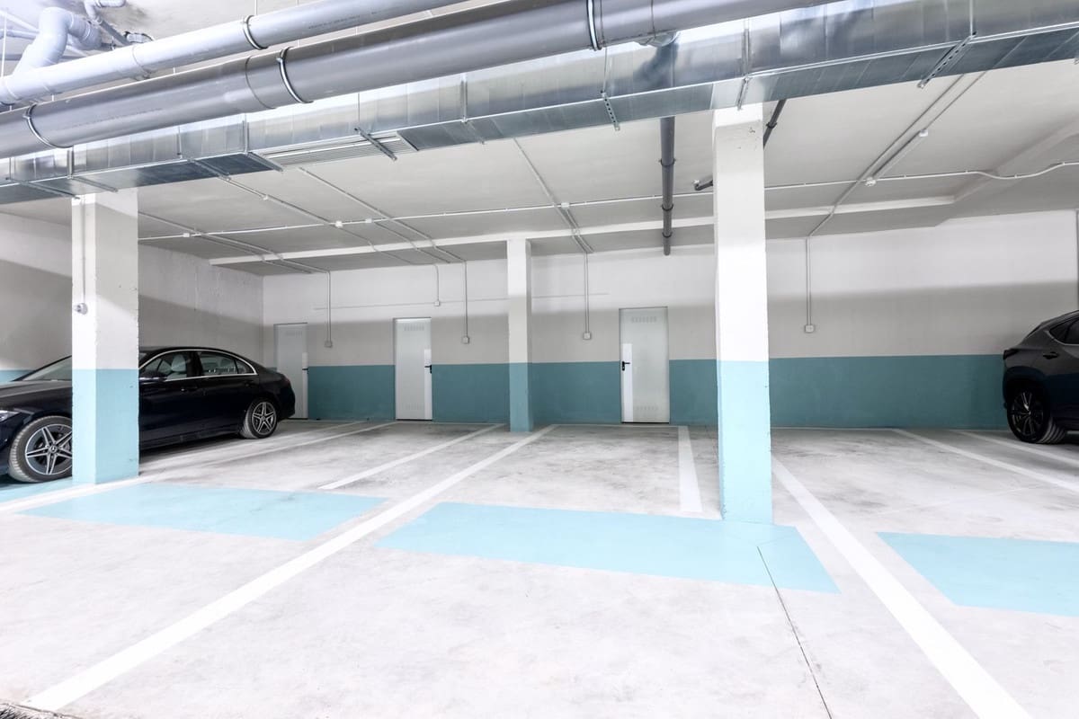 3 bedroom Apartment for rent in Cerro del Aguila with pool garage - € 3,900 (Ref: 9733336)