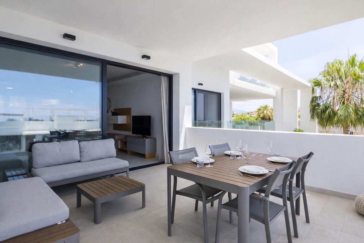 2 bedroom Apartment for rent in Benahavis with pool garage - € 3,600 (Ref: 9733337)