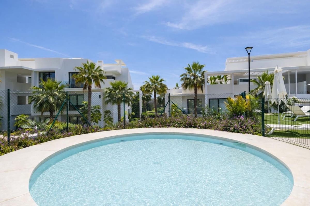 2 bedroom Apartment for rent in Benahavis with pool garage - € 3,600 (Ref: 9733337)