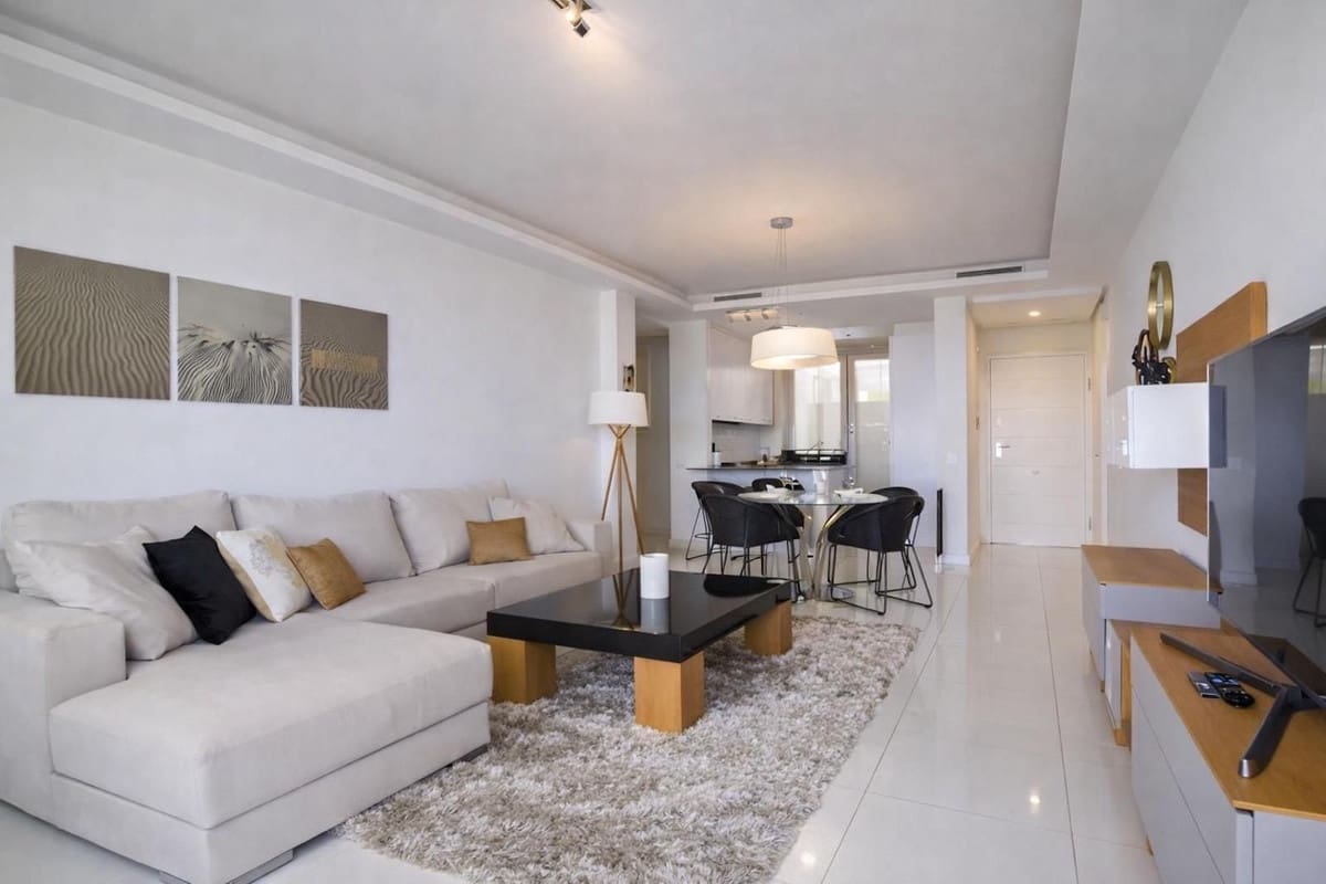 2 bedroom Apartment for rent in Benahavis with pool garage - € 3,600 (Ref: 9733337)
