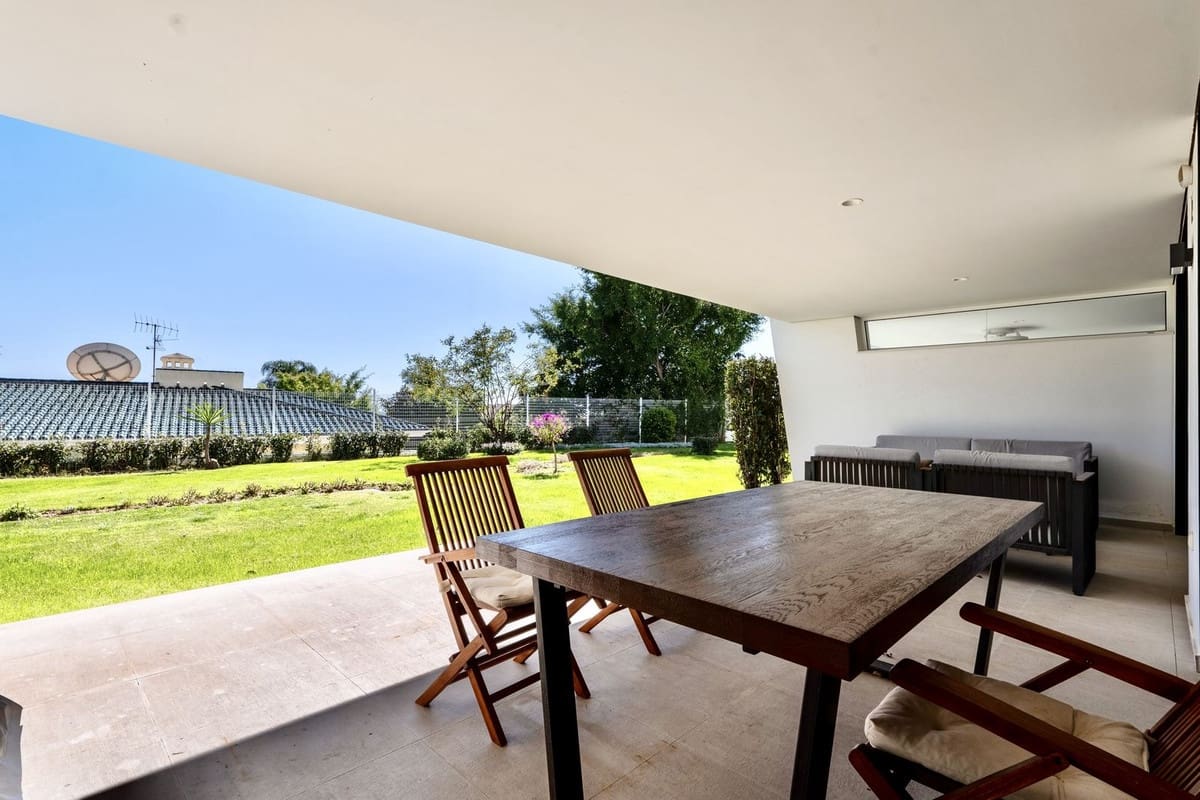 2 bedroom Apartment for rent in Nueva Andalucia with pool garage - € 3,600 (Ref: 9733338)