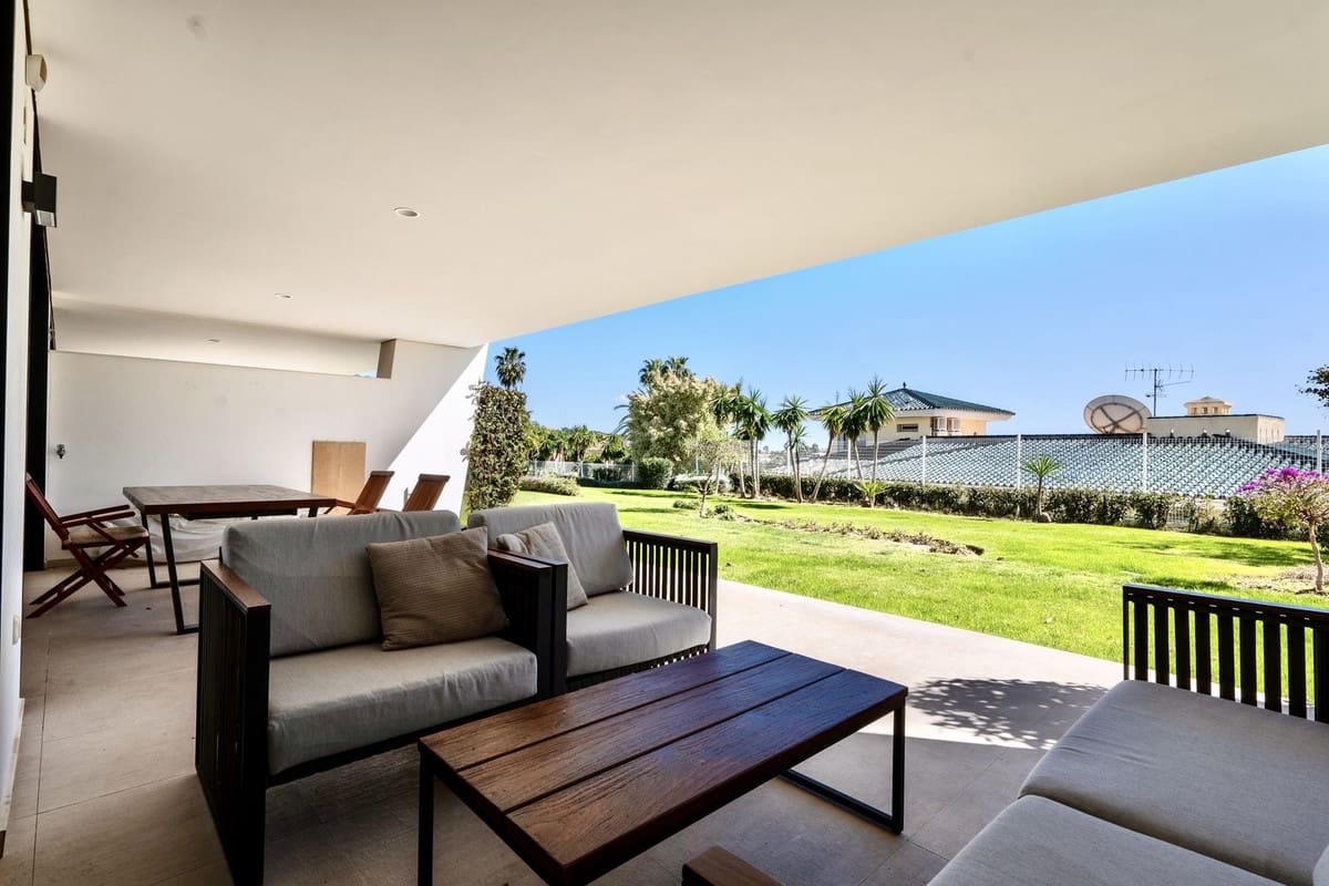 2 bedroom Apartment for rent in Nueva Andalucia with pool garage - € 3,600 (Ref: 9733338)