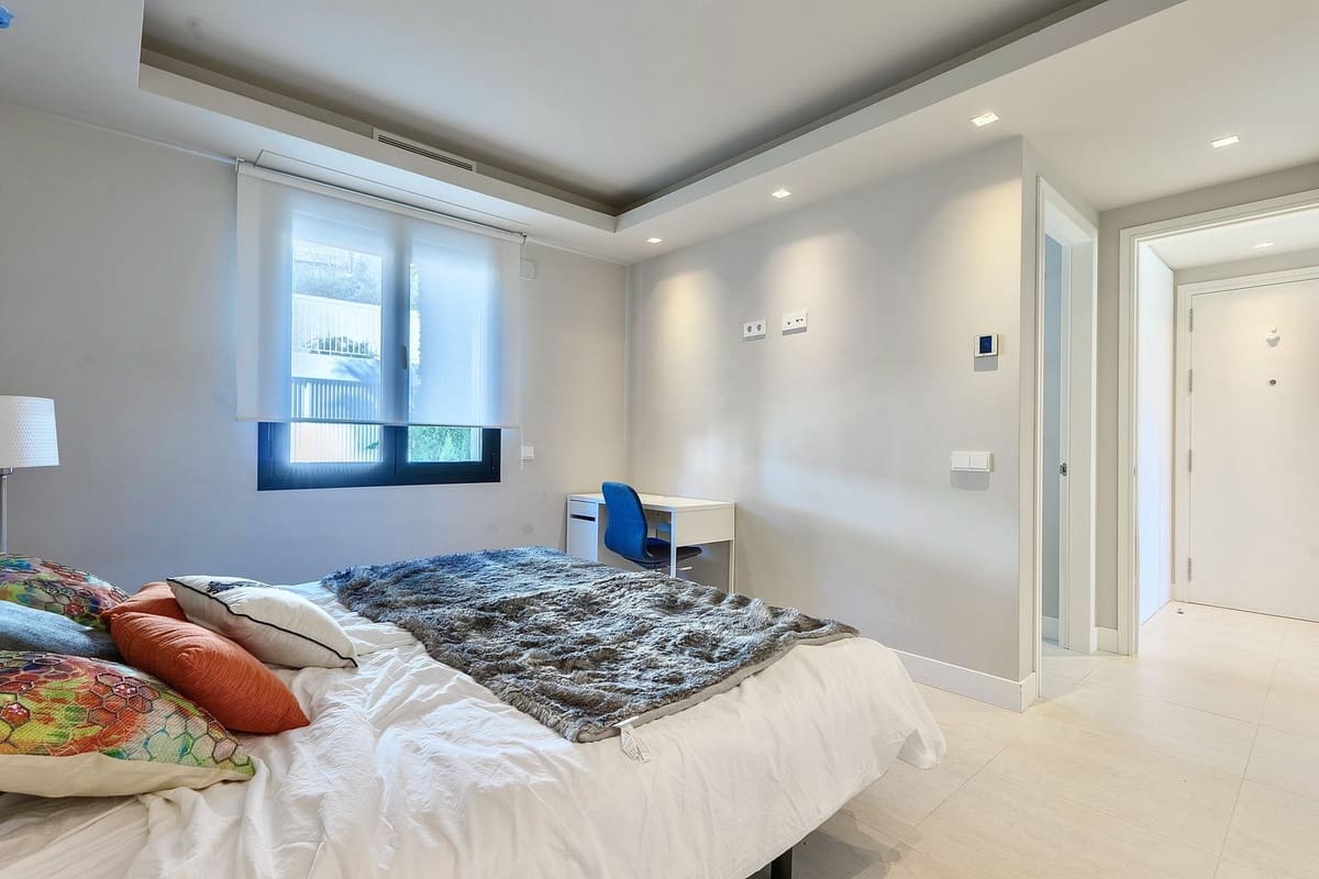 2 bedroom Apartment for rent in Nueva Andalucia with pool garage - € 3,600 (Ref: 9733338)