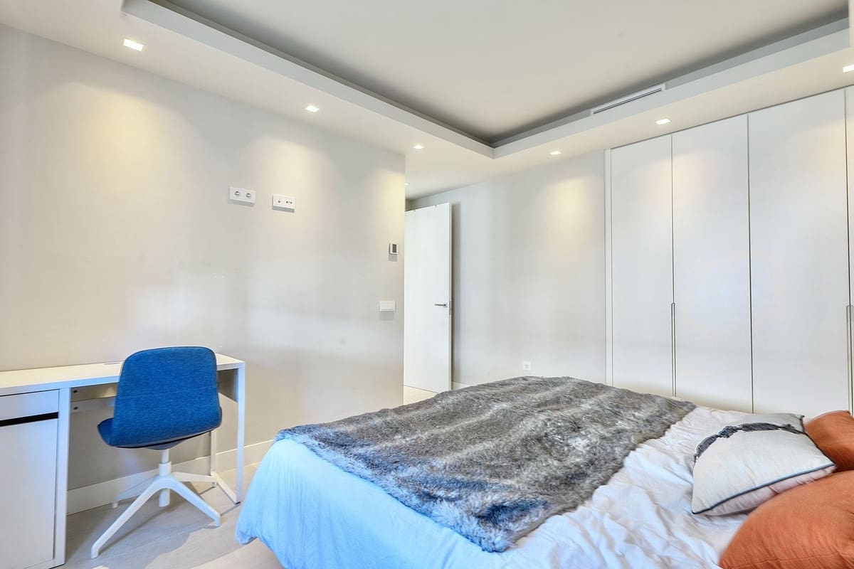 2 bedroom Apartment for rent in Nueva Andalucia with pool garage - € 3,600 (Ref: 9733338)