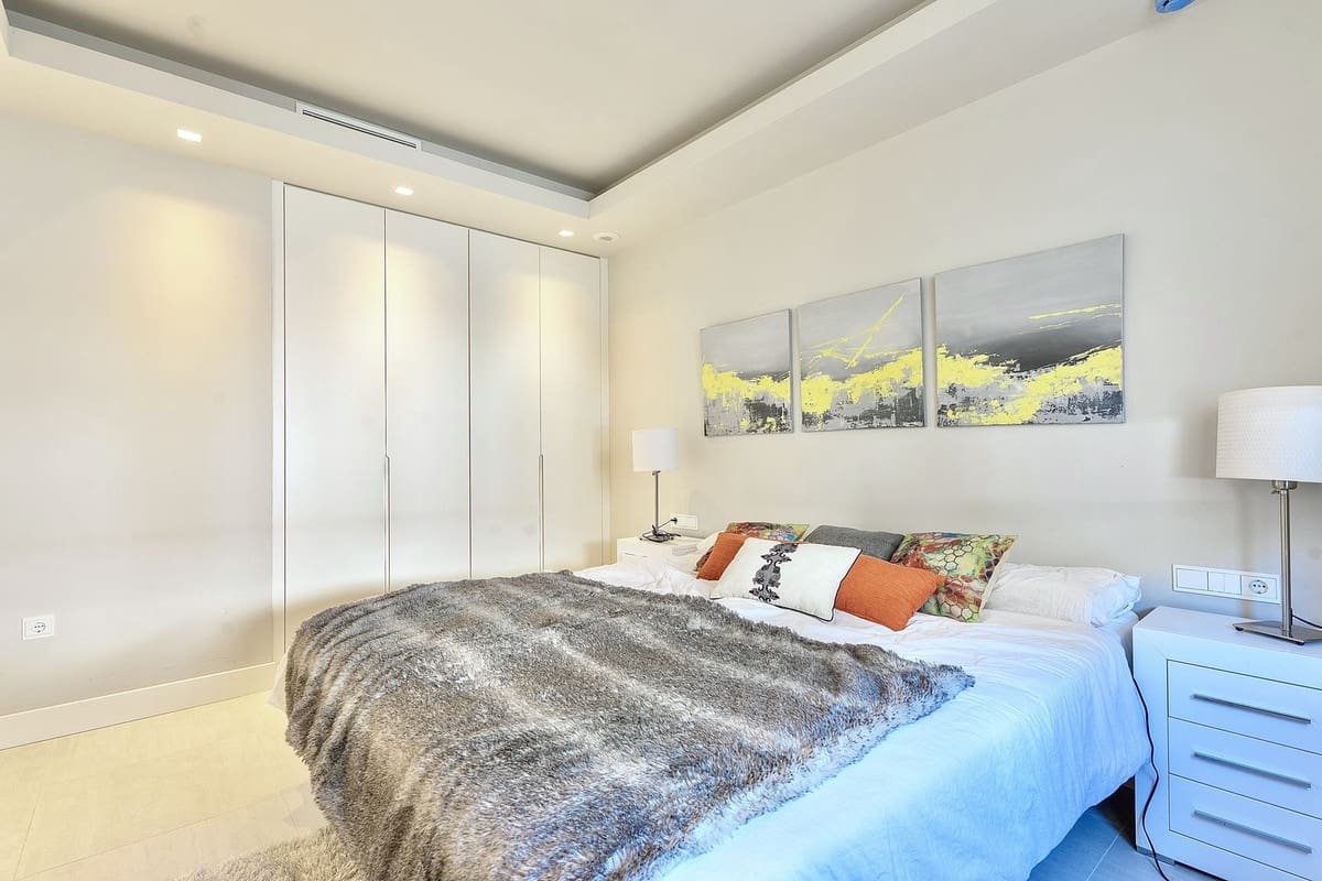 2 bedroom Apartment for rent in Nueva Andalucia with pool garage - € 3,600 (Ref: 9733338)