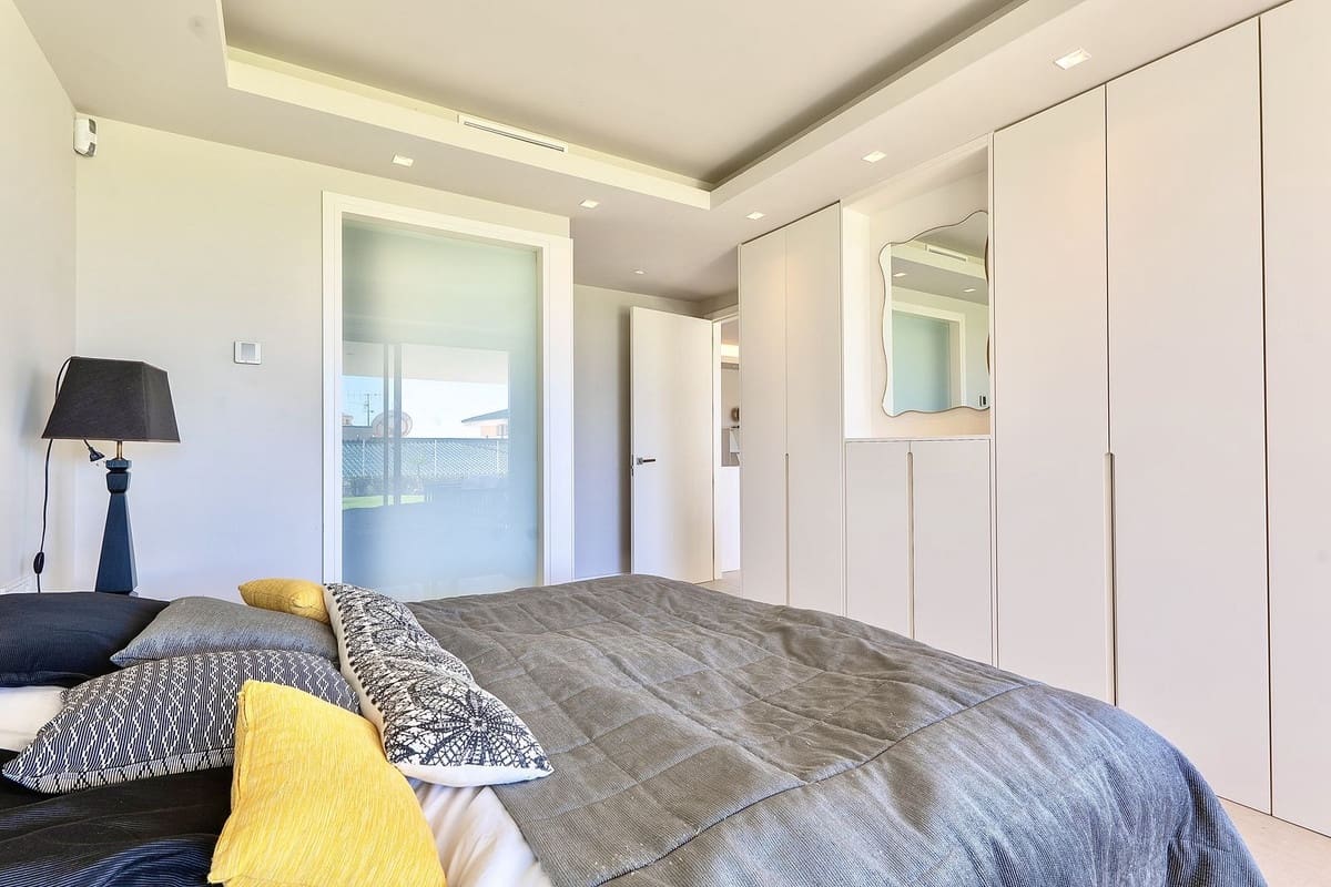 2 bedroom Apartment for rent in Nueva Andalucia with pool garage - € 3,600 (Ref: 9733338)