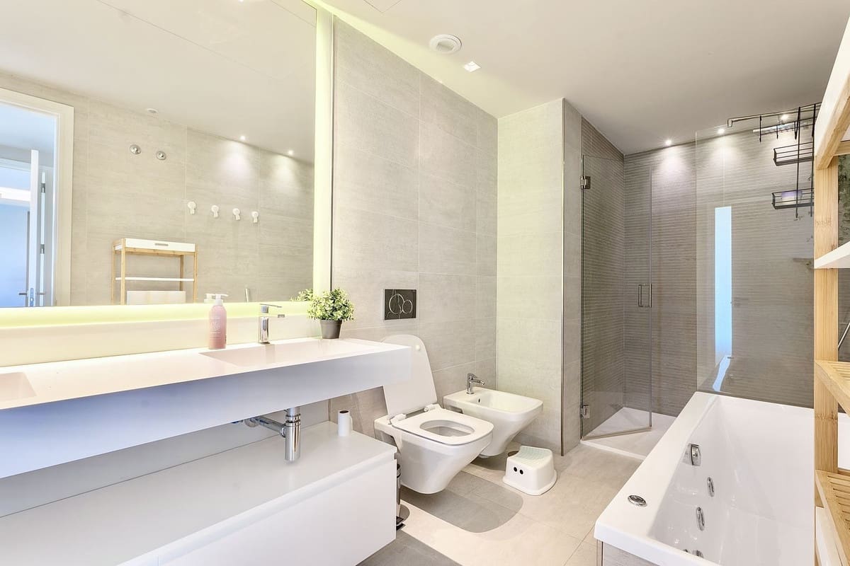 2 bedroom Apartment for rent in Nueva Andalucia with pool garage - € 3,600 (Ref: 9733338)