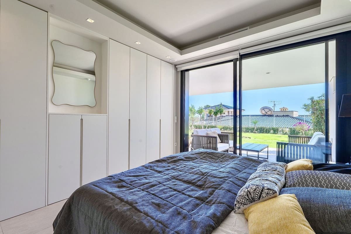 2 bedroom Apartment for rent in Nueva Andalucia with pool garage - € 3,600 (Ref: 9733338)