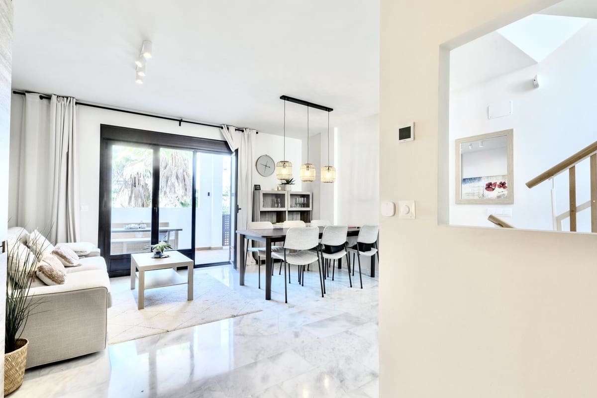 4 bedroom Townhouse for rent in Riviera del Sol with pool garage - € 3,500 (Ref: 9733339)