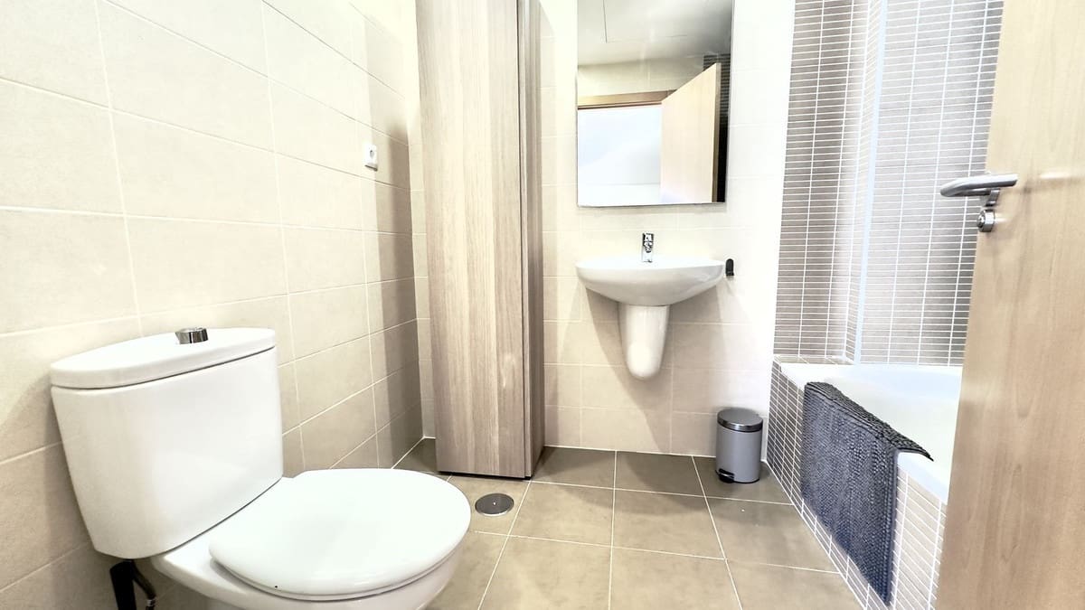 4 bedroom Townhouse for rent in Riviera del Sol with pool garage - € 3,500 (Ref: 9733339)