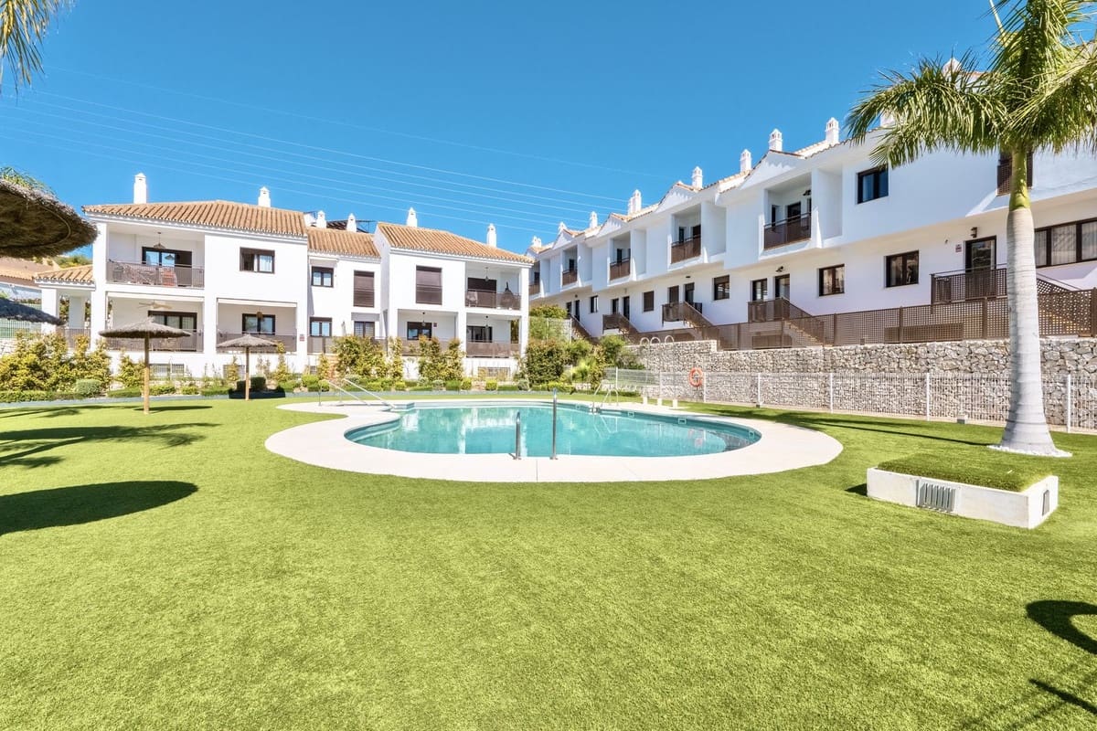 4 bedroom Townhouse for rent in Riviera del Sol with pool garage - € 3,500 (Ref: 9733339)