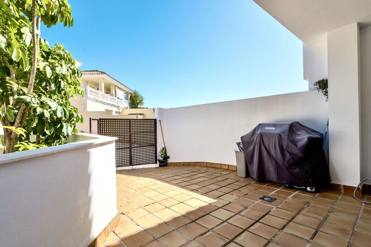4 bedroom Townhouse for rent in Riviera del Sol with pool garage - € 3,500 (Ref: 9733339)