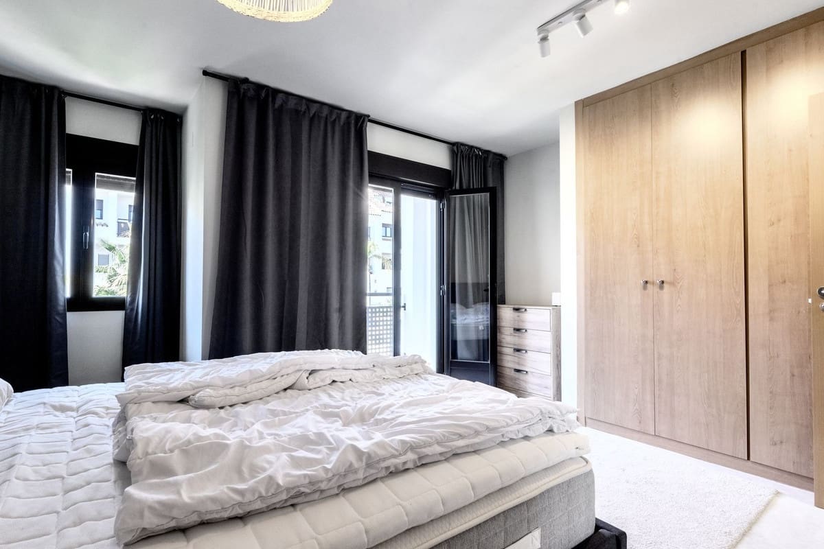 4 bedroom Townhouse for rent in Riviera del Sol with pool garage - € 3,500 (Ref: 9733339)