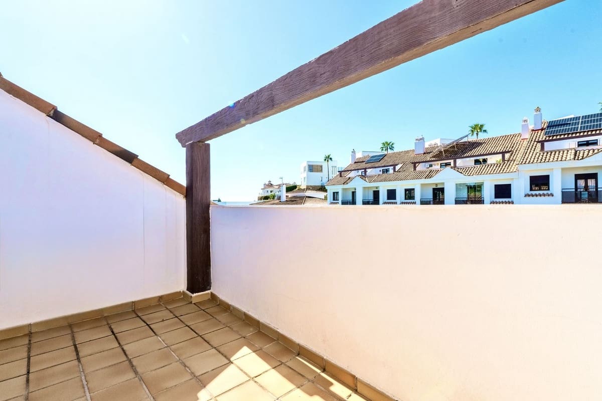 4 bedroom Townhouse for rent in Riviera del Sol with pool garage - € 3,500 (Ref: 9733339)