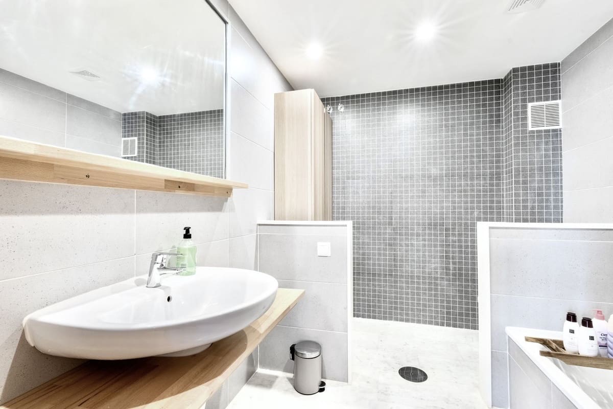 4 bedroom Townhouse for rent in Riviera del Sol with pool garage - € 3,500 (Ref: 9733339)