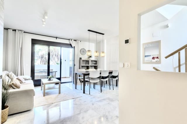 4 makuuhuone Omakotitalo vuokrattavana paikassa Riviera del Sol, Mijas mukana uima-altaan 
autotalli - 3 500 € (Ref: 9733339)