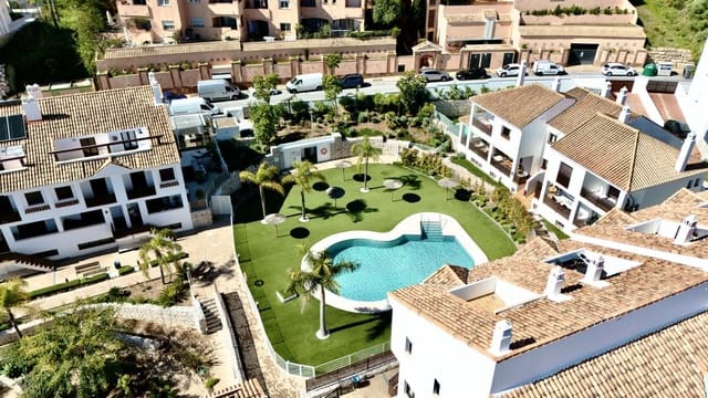 4 makuuhuone Omakotitalo vuokrattavana paikassa Riviera del Sol, Mijas mukana uima-altaan 
autotalli - 3 500 € (Ref: 9733339)