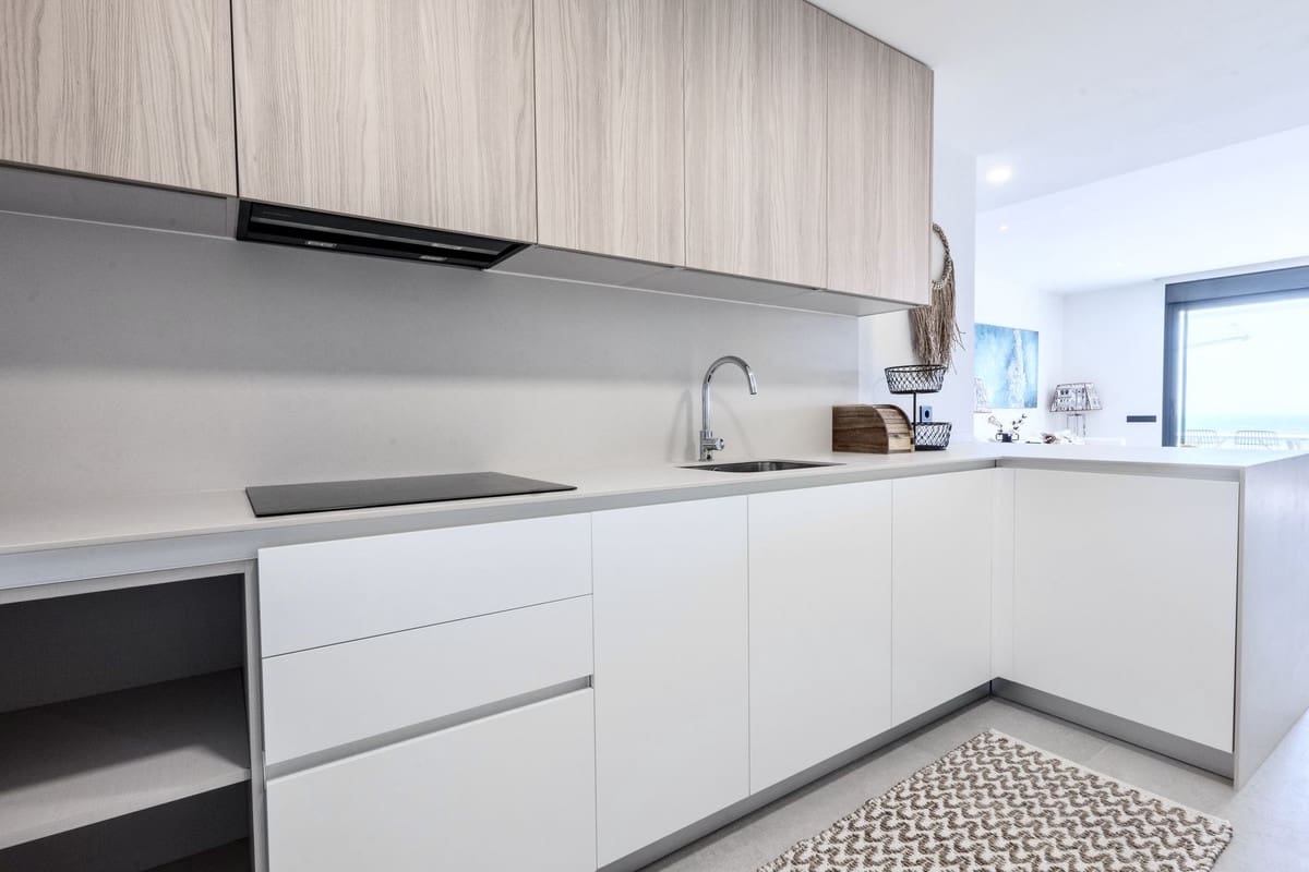 2 bedroom Apartment for rent in Los Monteros with pool garage - € 3,200 (Ref: 9733342)