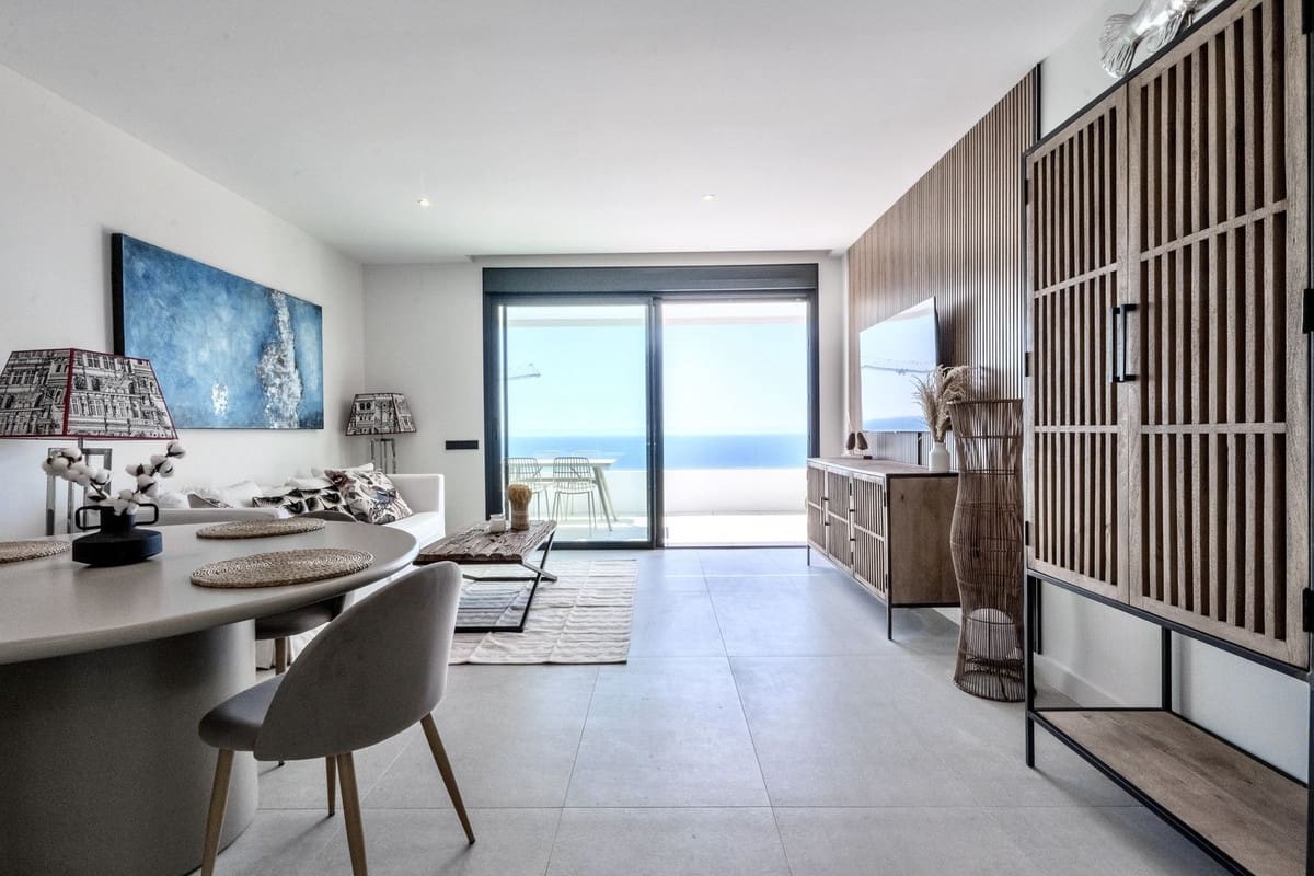 2 bedroom Apartment for rent in Los Monteros with pool garage - € 3,200 (Ref: 9733342)