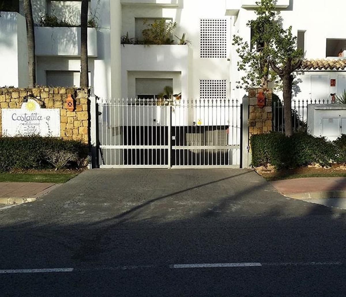 2 bedroom Apartment for rent in Costalita with pool garage - € 3,000 (Ref: 9733343)