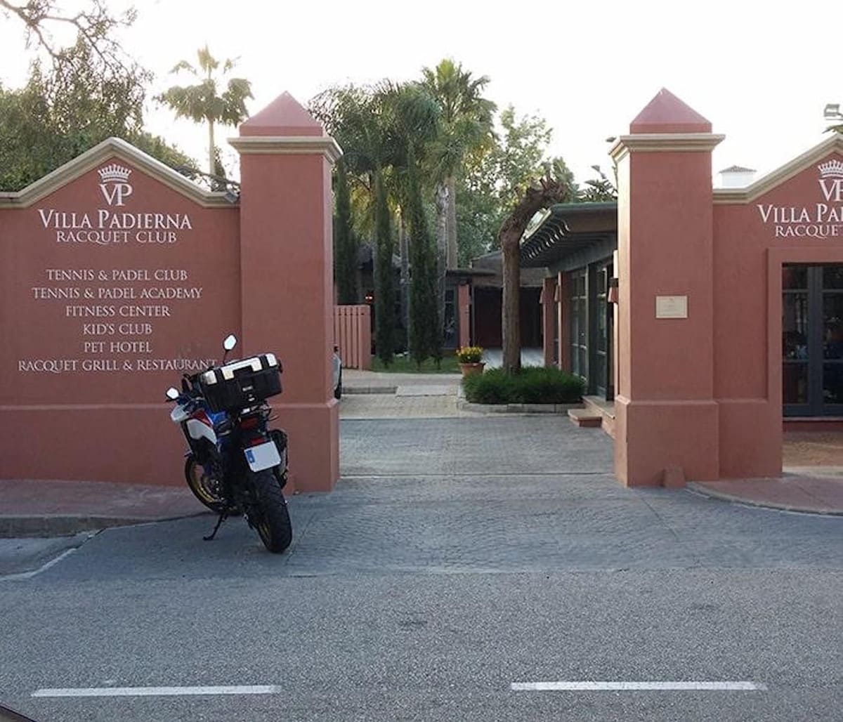 2 bedroom Apartment for rent in Costalita with pool garage - € 3,000 (Ref: 9733343)