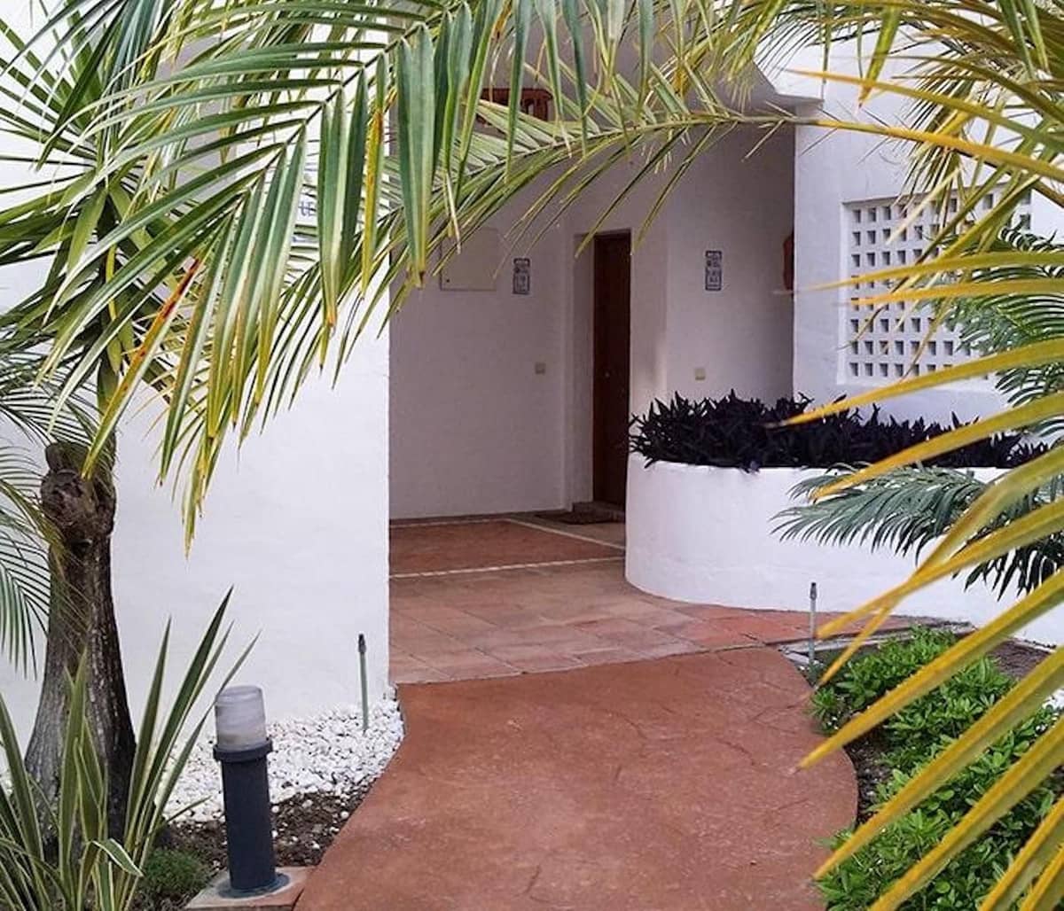2 bedroom Apartment for rent in Costalita with pool garage - € 3,000 (Ref: 9733343)