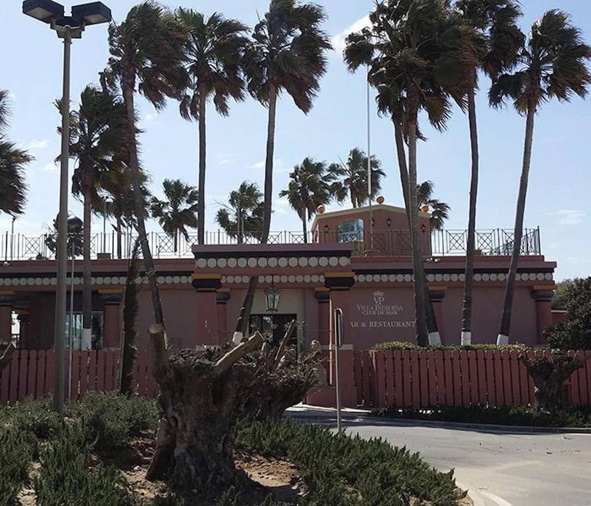 2 bedroom Apartment for rent in Costalita with pool garage - € 3,000 (Ref: 9733343)