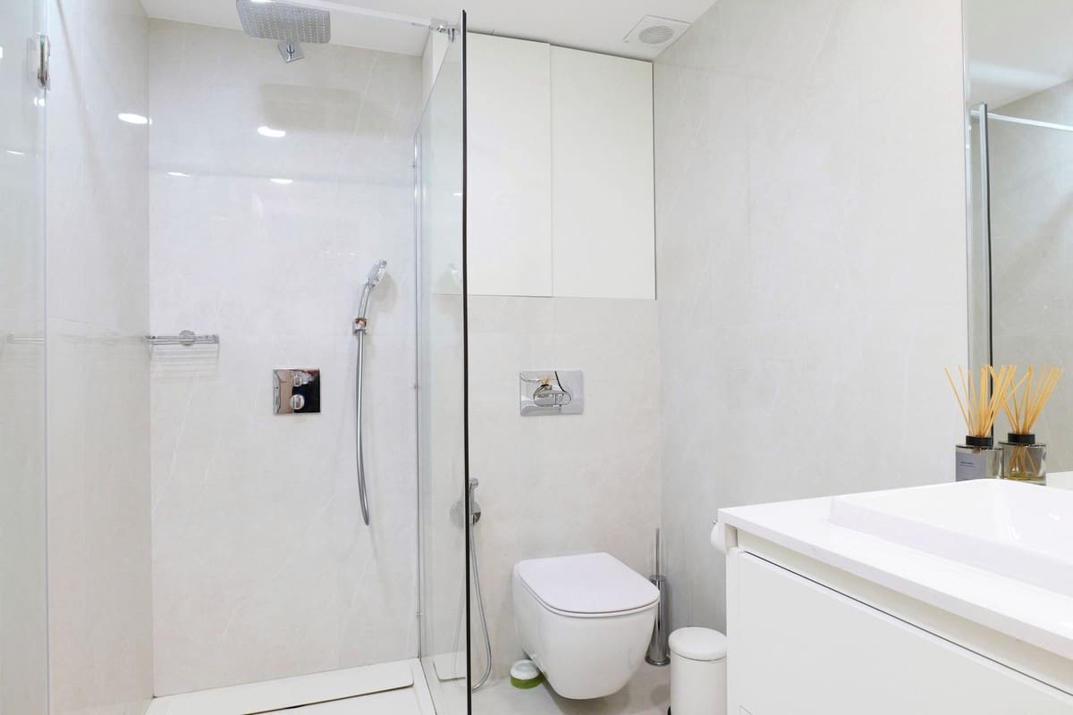 2 bedroom Apartment for rent in New Golden Mile with pool garage - € 3,000 (Ref: 9733344)