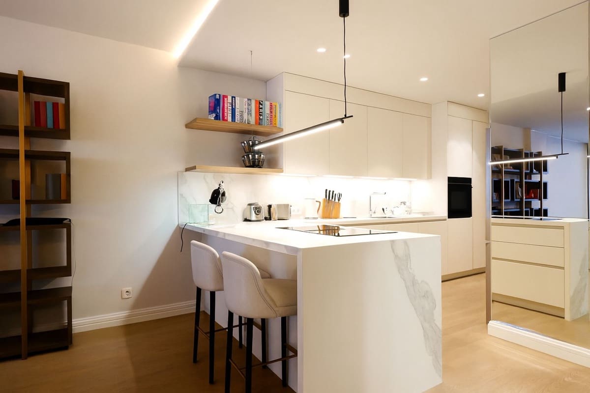 2 bedroom Apartment for rent in New Golden Mile with pool garage - € 3,000 (Ref: 9733344)