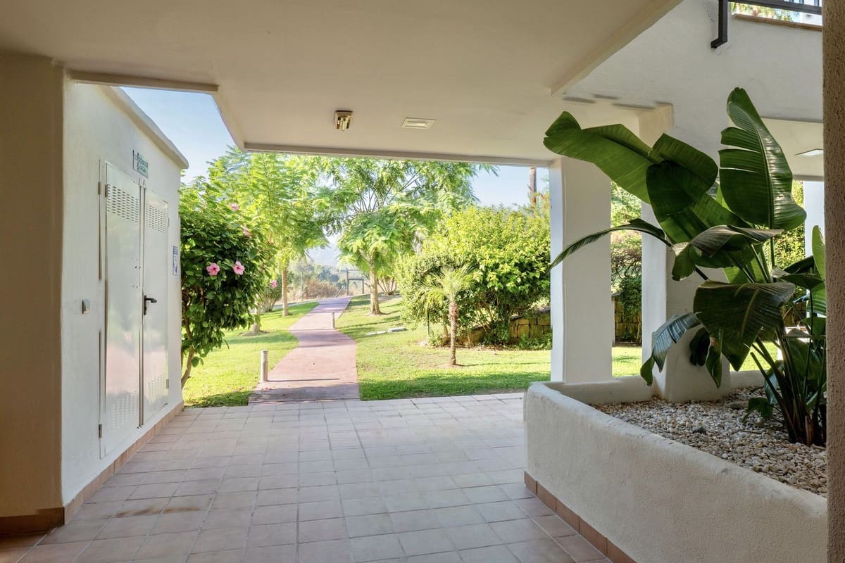 2 bedroom Apartment for rent in New Golden Mile with pool garage - € 3,000 (Ref: 9733344)