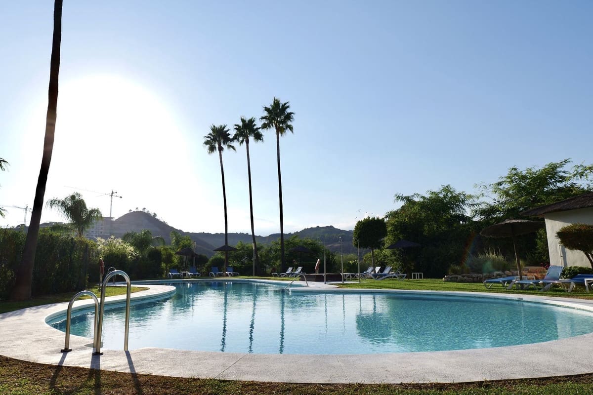 2 bedroom Apartment for rent in New Golden Mile with pool garage - € 3,000 (Ref: 9733344)