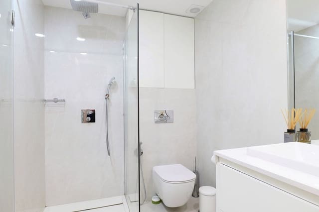 2 bedroom Apartment for rent in Selwo, Estepona with pool garage - € 3,000 (Ref: 9733344)