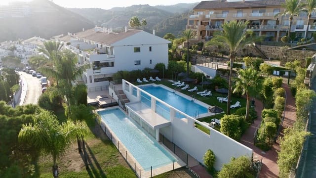 2 bedroom Apartment for rent in Selwo, Estepona with pool garage - € 3,000 (Ref: 9733344)