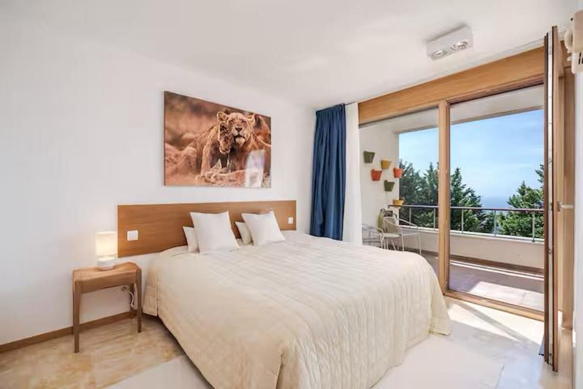 3 bedroom Apartment for rent in Los Monteros with pool garage - € 2,800 (Ref: 9733345)