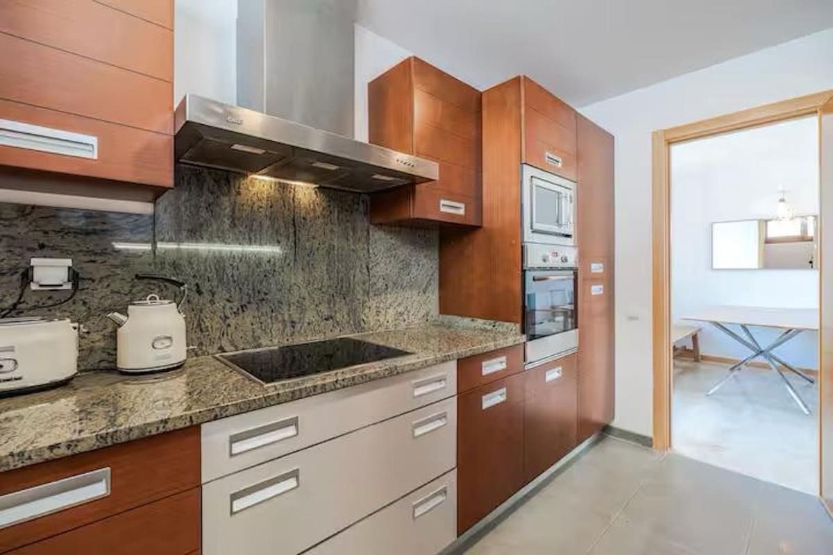 3 bedroom Apartment for rent in Los Monteros with pool garage - € 2,800 (Ref: 9733345)