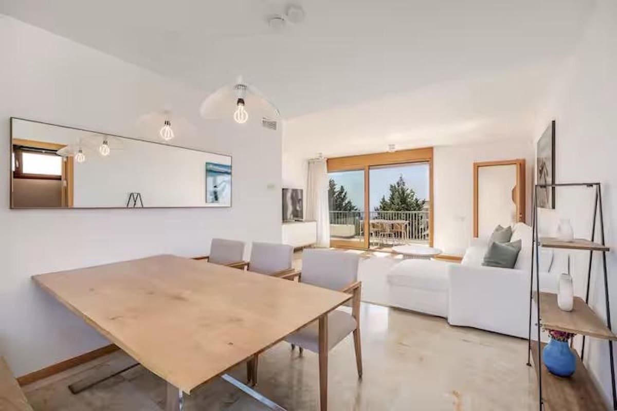 3 bedroom Apartment for rent in Los Monteros with pool garage - € 2,800 (Ref: 9733345)