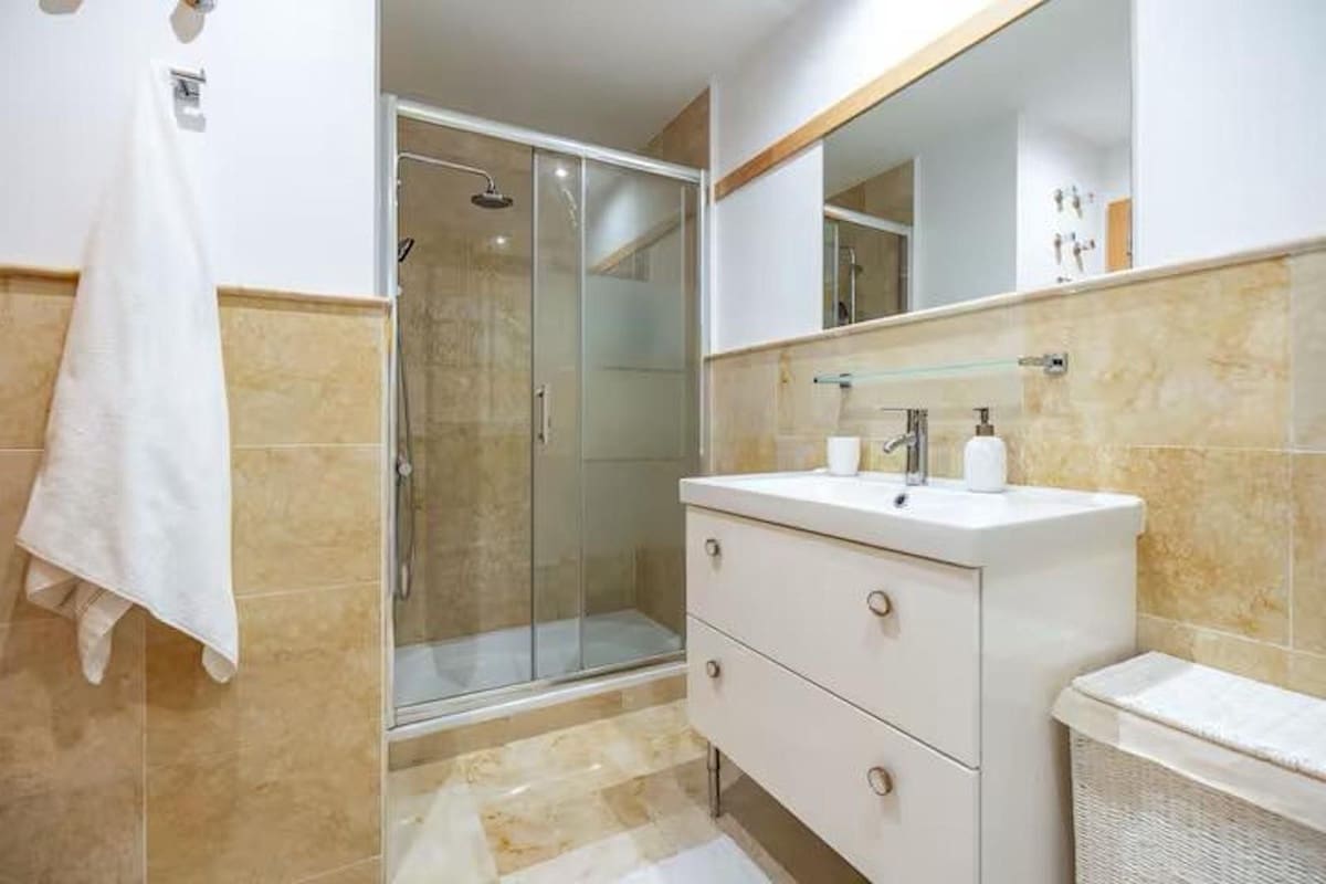 3 bedroom Apartment for rent in Los Monteros with pool garage - € 2,800 (Ref: 9733345)