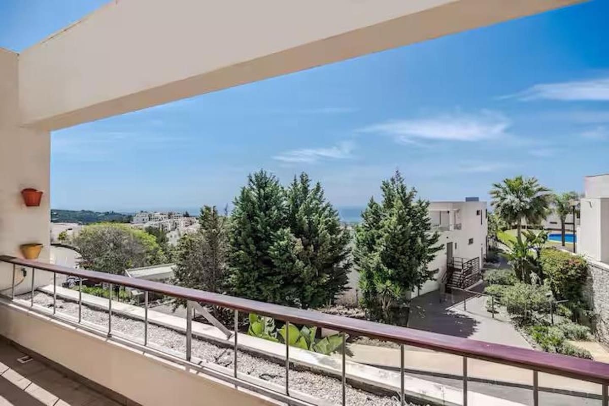 3 bedroom Apartment for rent in Los Monteros with pool garage - € 2,800 (Ref: 9733345)