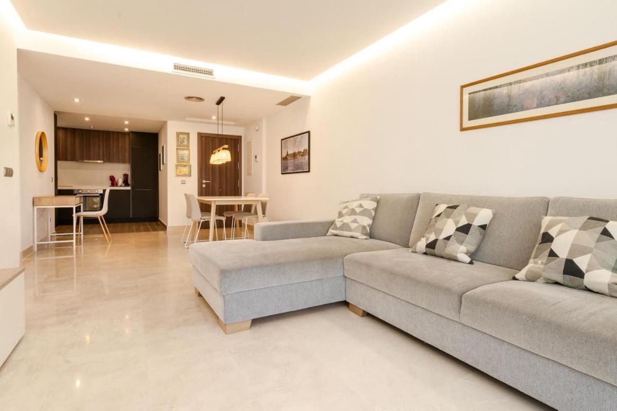 3 bedroom Apartment for rent in San Pedro de Alcantara with pool garage - € 2,700 (Ref: 9733346)