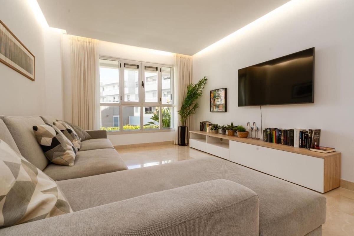 3 bedroom Apartment for rent in San Pedro de Alcantara with pool garage - € 2,700 (Ref: 9733346)