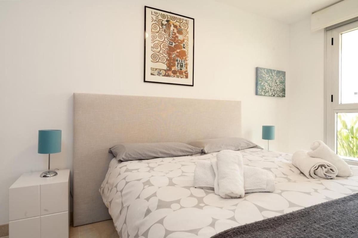 3 bedroom Apartment for rent in San Pedro de Alcantara with pool garage - € 2,700 (Ref: 9733346)