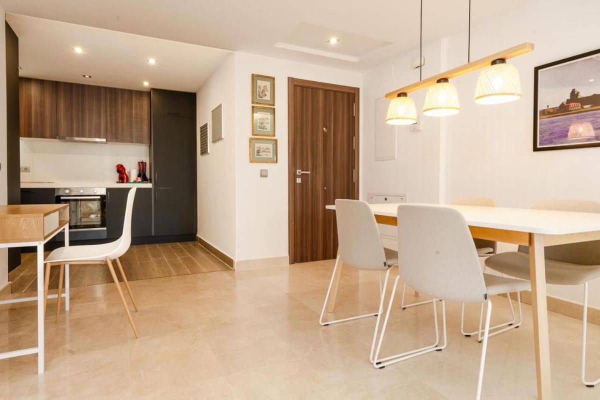 3 bedroom Apartment for rent in San Pedro de Alcantara with pool garage - € 2,700 (Ref: 9733346)