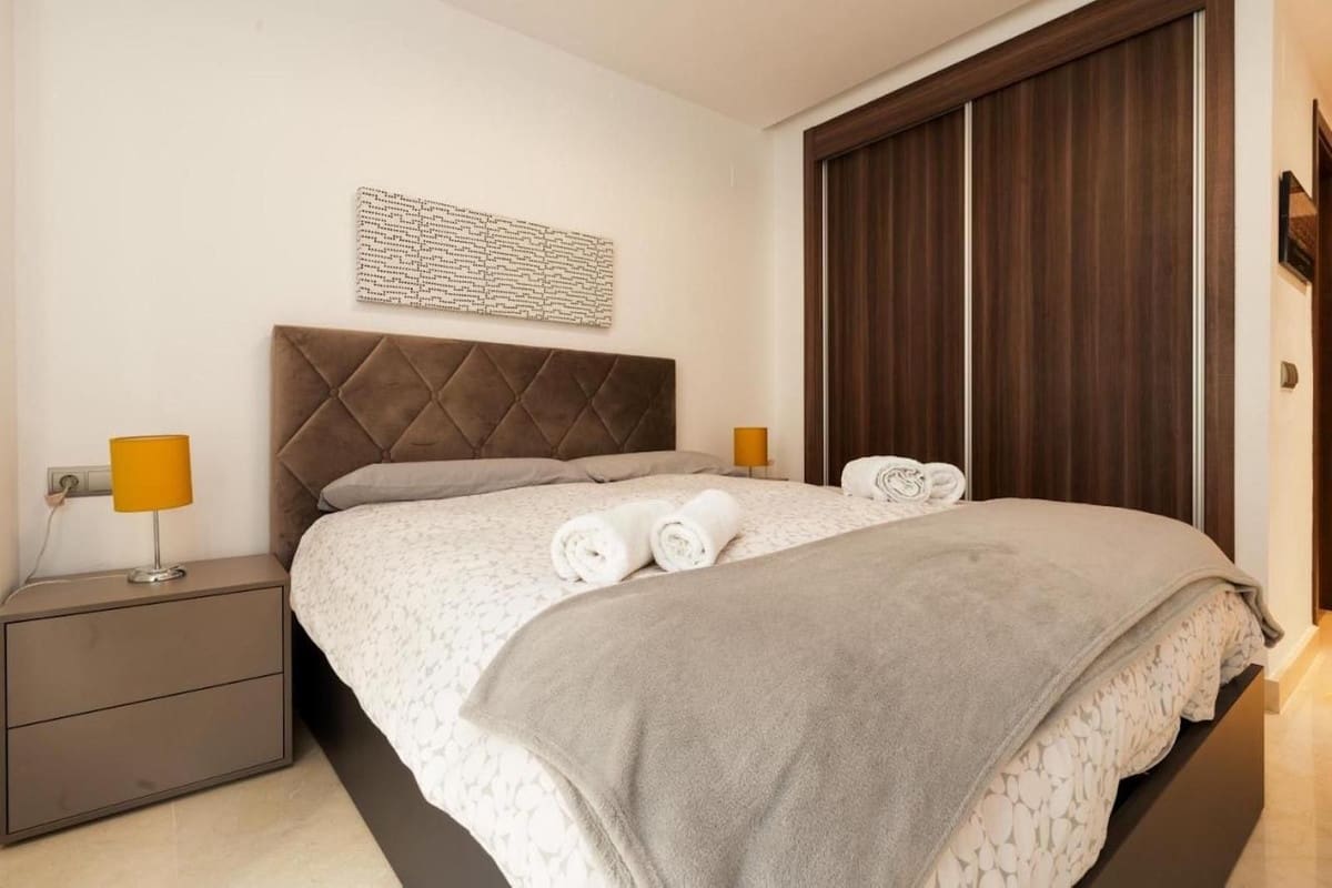 3 bedroom Apartment for rent in San Pedro de Alcantara with pool garage - € 2,700 (Ref: 9733346)