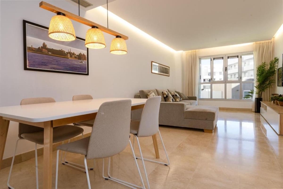 3 bedroom Apartment for rent in San Pedro de Alcantara with pool garage - € 2,700 (Ref: 9733346)