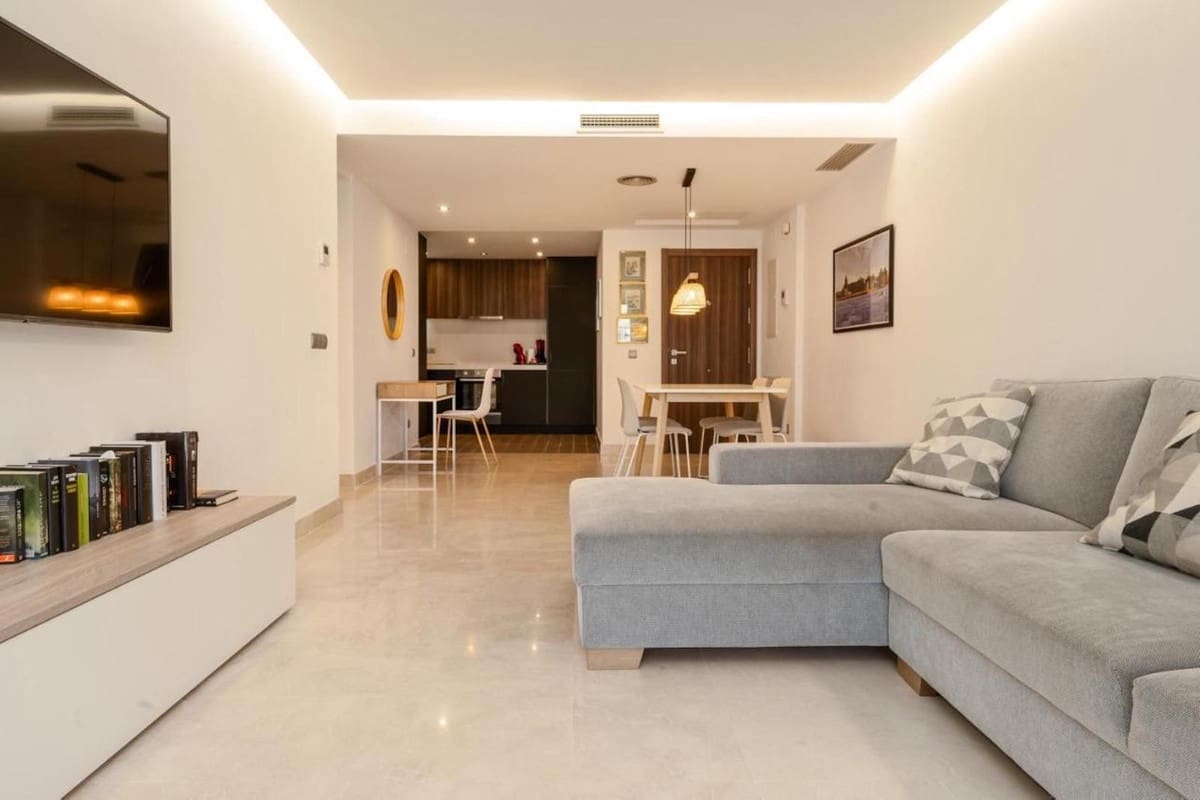 3 bedroom Apartment for rent in San Pedro de Alcantara with pool garage - € 2,700 (Ref: 9733346)